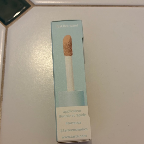 New in Box Tarte SEA Power Flex Concealer - Fair Light Neutral Sold out Online - Picture 4 of 4